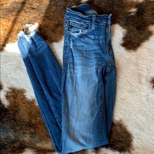 Distressed skinny jeans